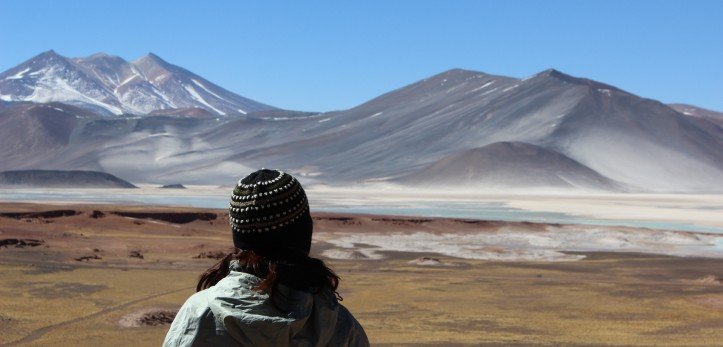 Observando a lindeza do deserto do Atacama