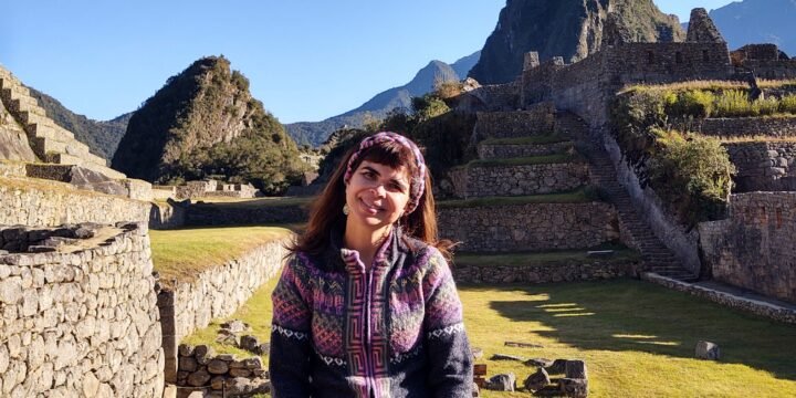 O sol acabou de nascer em Machu Picchu