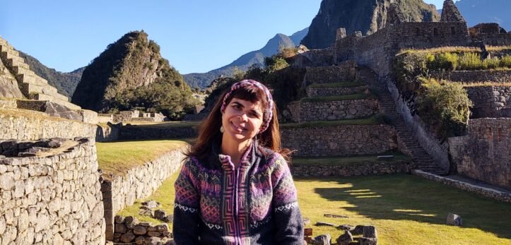 O sol acabou de nascer em Machu Picchu